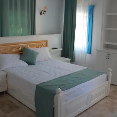 Otel La Petra 2*
